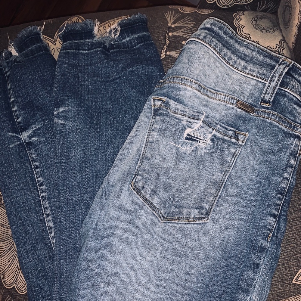 Kancan Medium-Wash Mid-rise Distressed Jeans